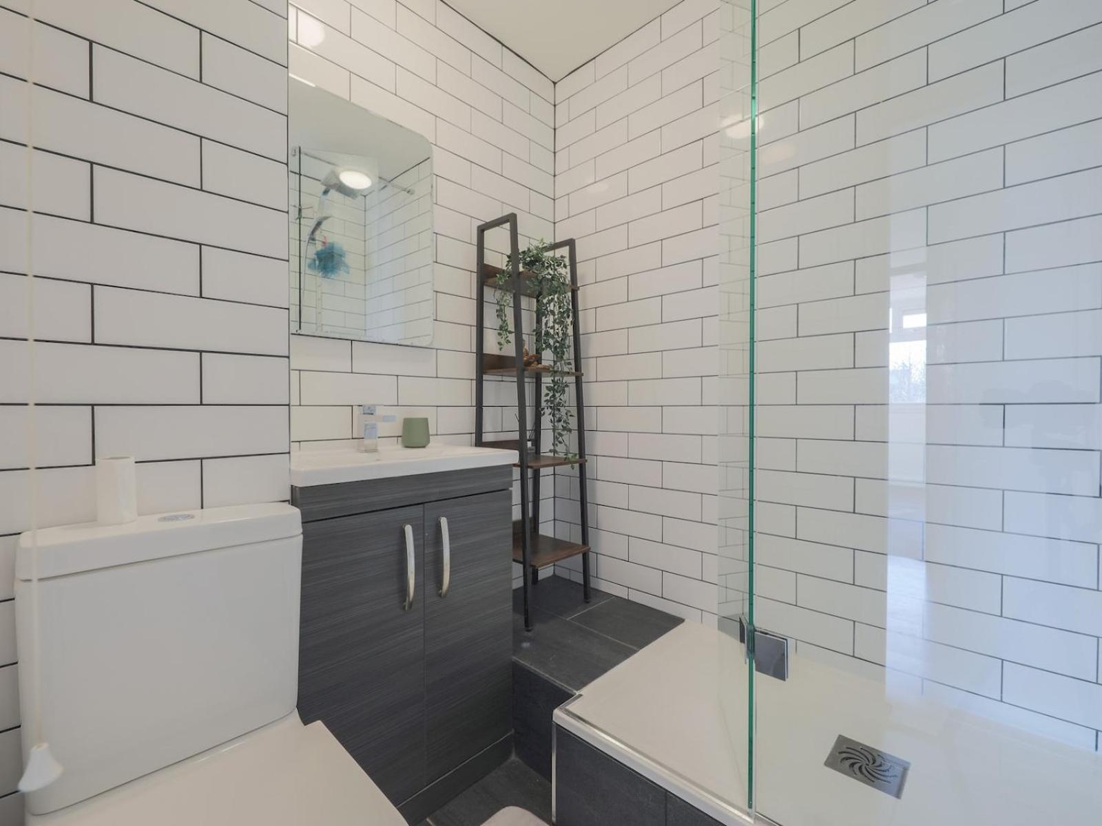 Pass The Keys Stylish Modern Flat Londra